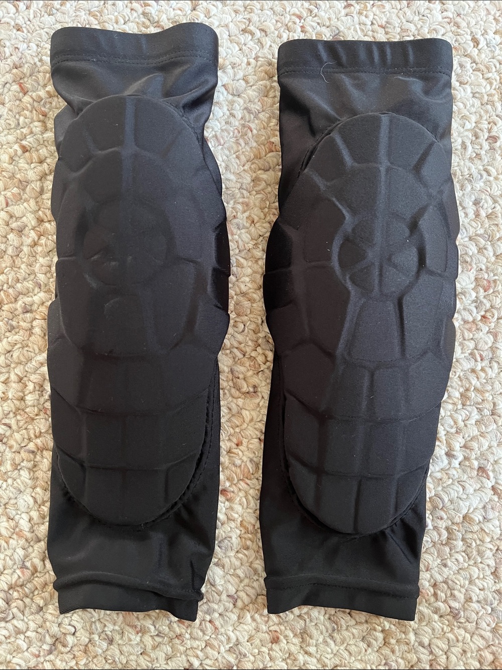 Set of 2 kids black elbow pads